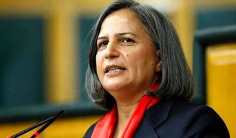 gultan-kisanak-belki-29-ekim-cumhuriyetin-ilan-edilisinin-yil-donumu-vesilesiyle-ocalanin-sesini-duyabiliriz-ZCYLiSnI.jpg