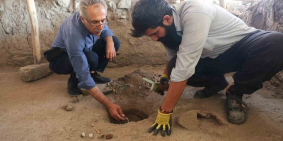 Harput Kalesi'nde 1000 Yıllık Sanayi Sitesi Keşfedildi Harput Kalesi’nde 1000 Yıllık Sanayi Sitesi Keşfedildi