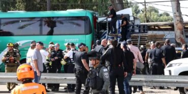 israilde-kamyon-duraga-carpti-en-az-33-yarali-4zxfRqPM.jpg