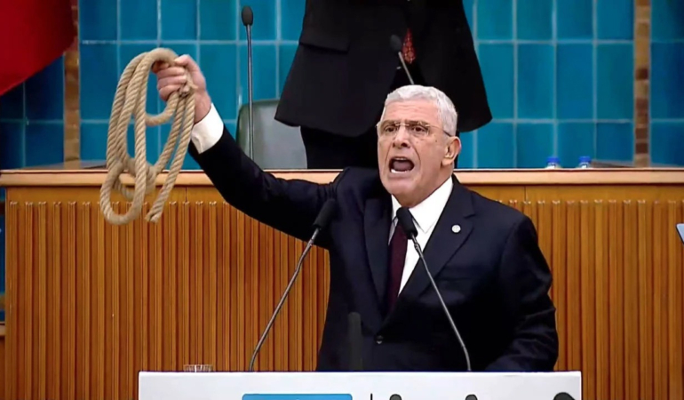 iyi-parti-genel-baskani-dervisoglu-grup-toplantisinda-urgan-firlatti-T3z2HeLC.jpg