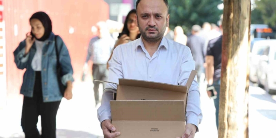 Elazığlı Yazar Ramazan Öner, Kardeşlik ve Okuma Oranını Artırmak İçin Türkiye’ye Kitap Gönderiyor Elazığlı Yazar Ramazan Öner, Kardeşlik ve Okuma Oranını Artırmak İçin Türkiye’ye Kitap Gönderiyor