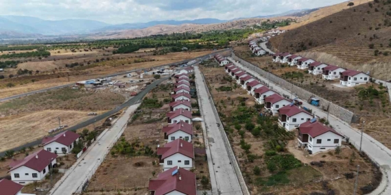 Sivrice Depreminden Etkilenen Pütürge ve Doğanyol’da Depremin İzleri Silindi Sivrice Depreminden Etkilenen Pütürge ve Doğanyol’da Depremin İzleri Silindi