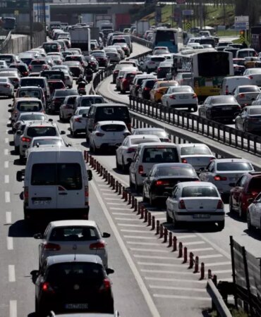 suruculerin-dikkatine-trafik-cezalarina-yuzde-45-oraninda-zam-geliyor-XIgWSG9f.jpg