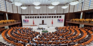 tbmm-genel-kurulu-karar-yeter-sayisi-bulunamadigi-icin-kapandi-J22zYQwF.jpg