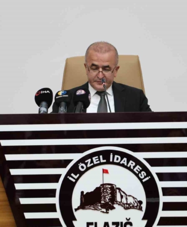 vali-hatipoglu-ulkemize-donuk-saldirilarin-sinemizde-darmadagin-olacagini-elazigdan-haykiriyorum-Xe8ARutj.jpg