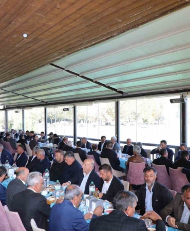 vali-hatipoglu-ve-baskan-serifogullari-muhtarlarla-bir-araya-geldi-SbEw7lF4.jpg