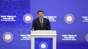 adalet-bakani-yilmaz-tunc-acikladi-aile-arabuluculuk-sistemigeliyor-n1RqvBLr.jpg