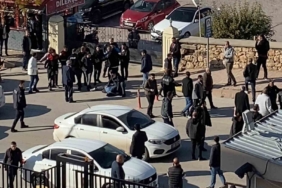 elazig-adliyesi-onunde-kavga-3-kisi-yaralandi-vBLe6SyR.jpg