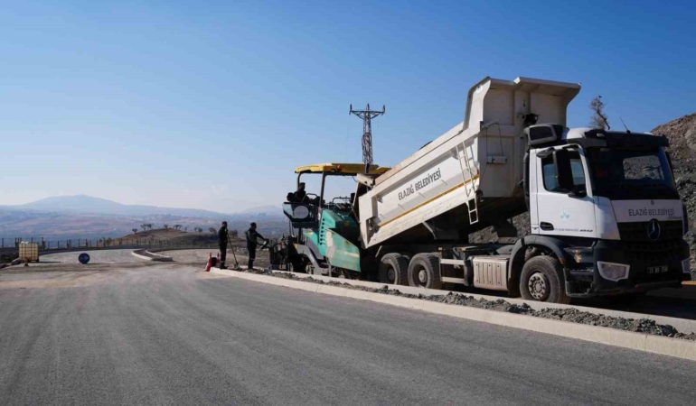 elazig-belediyesi-yol-genisletme-calismalarina-devam-ediyor-NUPIempM.jpg