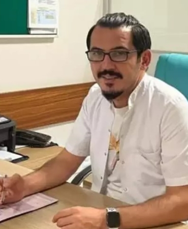 elazigda-2-yil-once-sevgilisini-bicaklayan-doktor-evinde-olu-bulundu-qP6VArnL.jpg