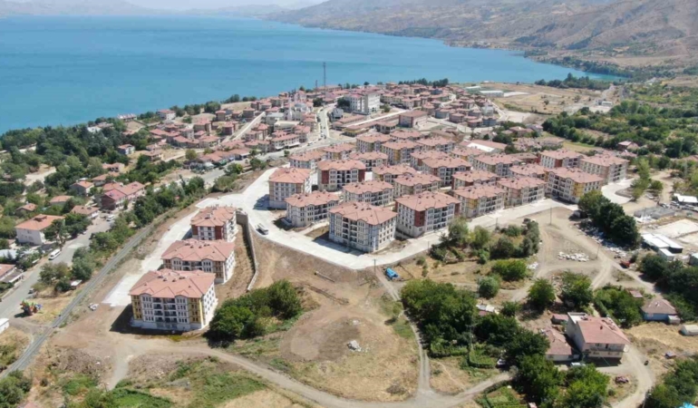 elazigda-2020-depremzedeleri-icin-yeni-kuralar-cekildi-302-aile-evlerine-kavustu-BATj4TO9.jpg