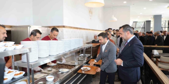 Elazığ’da 4 çeşit yemeğin 50 lira olduğu Şehir Lokantası açıldı Elazığ’da 4 çeşit yemeğin 50 lira olduğu Şehir Lokantası açıldı