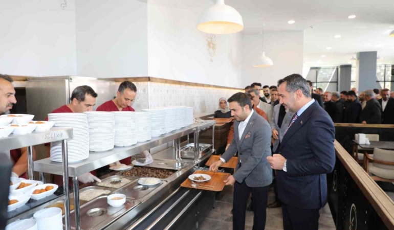 elazigda-4-cesit-yemegin-50-lira-oldugu-sehir-lokantasi-acildi-dUXzV6HU.jpg
