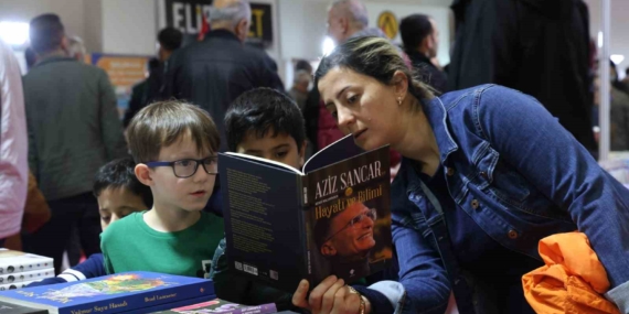 Elazığ’da 5. Kitap Fuarı kapılarını ziyaretçilere açtı Elazığ’da 5. Kitap Fuarı kapılarını ziyaretçilere açtı