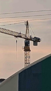 elazigda-60-metre-yukseklikte-namaz-kilan-vinc-operatoru-gorenleri-sasirtti-Q8XHjUz1.jpg