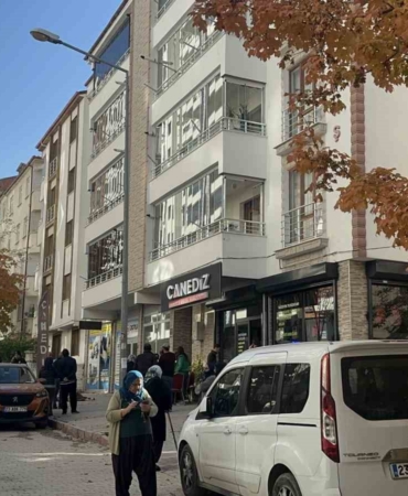 elazigda-85-yasindaki-adam-4-kattan-duserek-hayatini-kaybetti-kO8Xjq6X.jpg