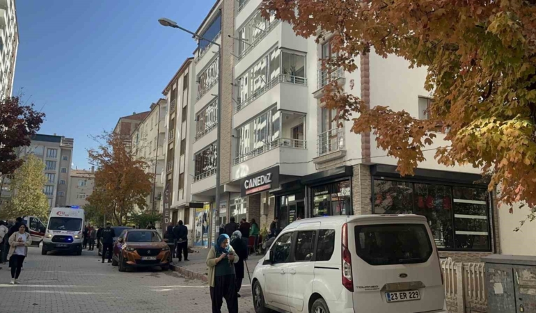 elazigda-85-yasindaki-adam-4-kattan-duserek-hayatini-kaybetti-kO8Xjq6X.jpg