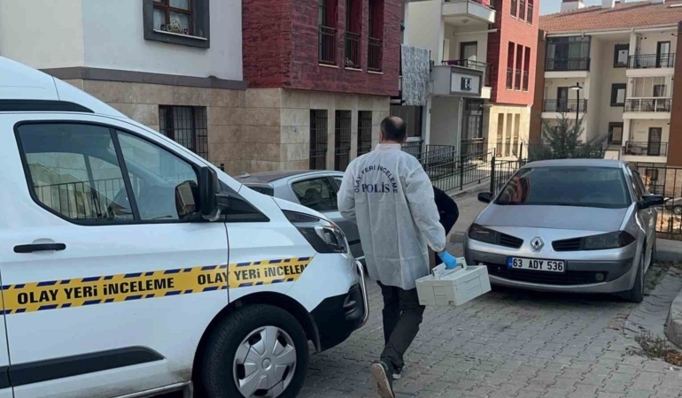 elazigda-aci-olay-evladinin-yaninda-canina-kiydi-DR5YqYGJ.jpg