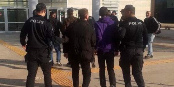 Elazığ’da aranan 7 şüpheli yakalandı Elazığ’da aranan 7 şüpheli yakalandı