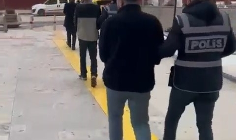 Elazığ’da Dolandırıcılık Operasyonu: 4 Kişi Tutuklandı Elazığ’da Dolandırıcılık Operasyonu: 4 Kişi Tutuklandı