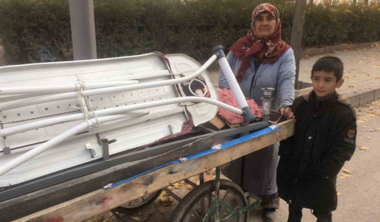 elazigda-epilepsi-hastasi-kadin-20-yildir-hurdacilik-yaparak-ailesini-gecindiriyor-7YRgT6Hh.jpg