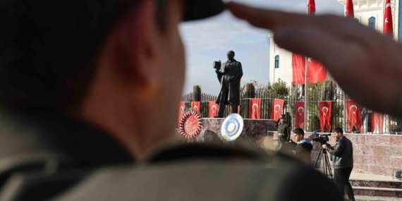 Elazığ’da Gazi Mustafa Kemal Atatürk, Vefatının 86. Yılında Törenle Anıldı Elazığ’da Gazi Mustafa Kemal Atatürk, Vefatının 86. Yılında Törenle Anıldı