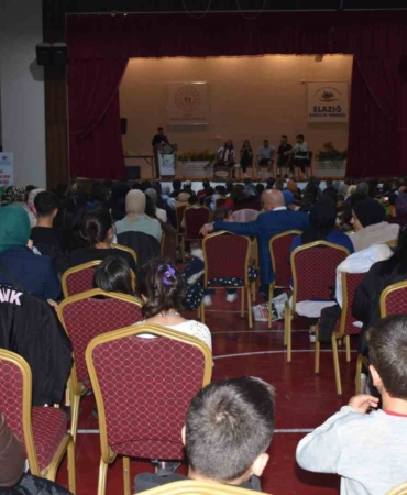 elazigda-guler-misin-aglar-misin-adli-tiyatro-buyuk-begeni-topladi-Q2UlFt3D.jpg