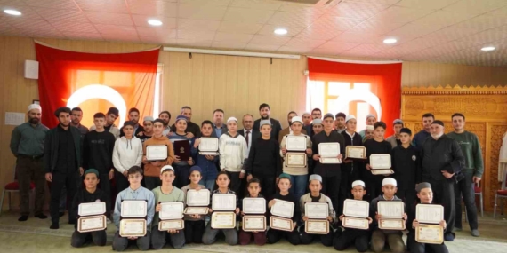 Elazığ’da hafızlık öğrencileri belgelerini aldı Elazığ’da hafızlık öğrencileri  belgelerini aldı