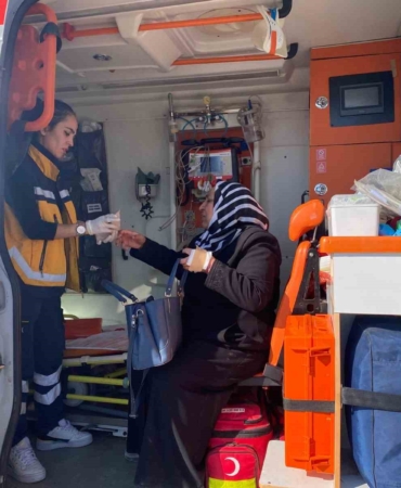 elazigda-halk-otobusu-ile-tir-carpisti-6-yarali-pdQnFu9g.jpg
