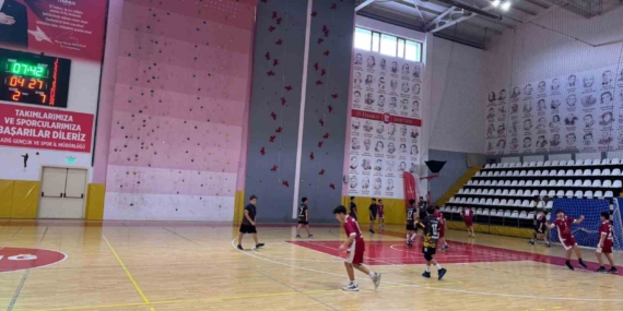 Elazığ’da hentbol ve güreş müsabakaları tamamlandı Elazığ’da hentbol ve güreş müsabakaları tamamlandı