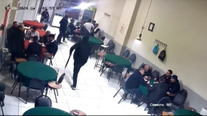elazigda-kahvehanede-dehset-pompali-tufekle-saldiri-kameralara-yansidi-X5XP4n22.jpg