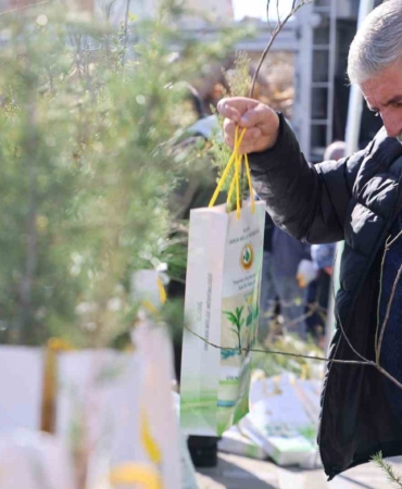 Elazığ'da Milli Ağaçlandırma Günü'nde 23 Bin Fidan Ücretsiz Dağıtıldı elazigda-milli-agaclandirma-gununde-23-bin-fidan-ucretsiz-dagitildi-wNJif8OY.jpg