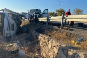 elazigda-minibus-ile-kamyonet-carpisti-2-yarali-fNyIHrPv.jpg