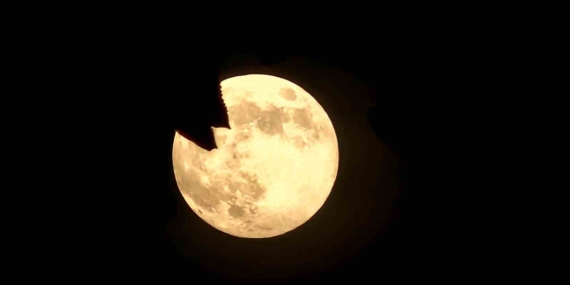 Elazığ’da Muhteşem Süper Ay: 'Kunduz Ayı' Görenleri Büyüledi Elazığ’da Muhteşem Süper Ay: ‘Kunduz Ayı’ Görenleri Büyüledi