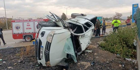 Elazığ’da otomobil takla attı: 2 yaralı Elazığ’da otomobil takla attı: 2 yaralı