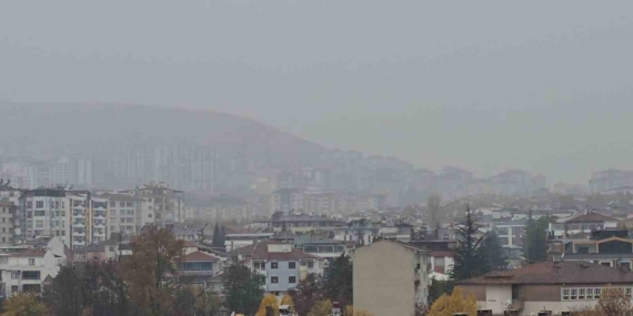 Elazığ’da Yağış ve Sis Etkili Oldu: Sürücülere Uyarı Elazığ’da Yağış ve Sis Etkili Oldu: Sürücülere Uyarı