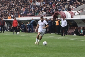 Elazığspor’da Burhan Arman Sezonu Kapattı elazigsporda-burhan-arman-sezonu-kapatti-WkaqWfiF.jpg