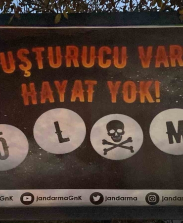 jandarma-uyusturucuya-karsi-vatandaslari-bilgilendirdi-kdmUT48E.jpg