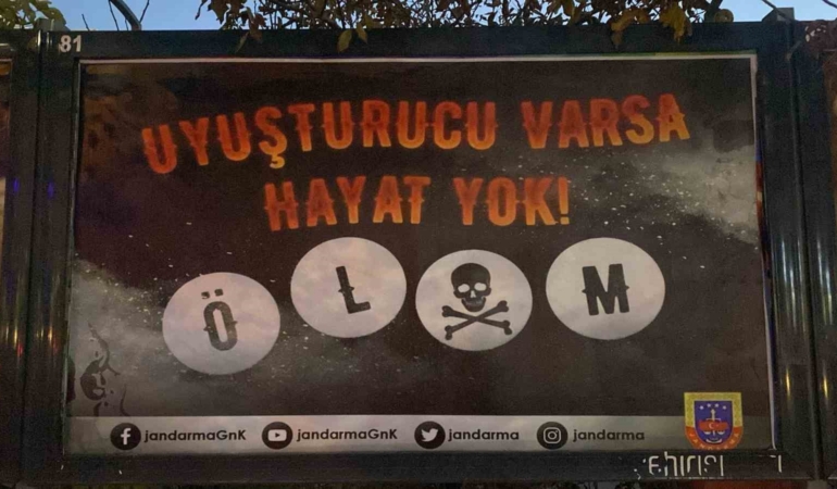 jandarma-uyusturucuya-karsi-vatandaslari-bilgilendirdi-kdmUT48E.jpg