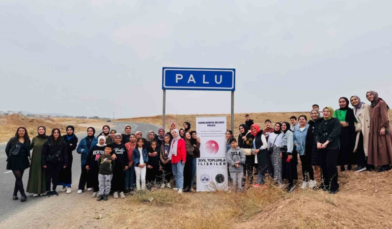 kadinlar-palu-ilcesini-gezdi-WuqAiP4k.jpg