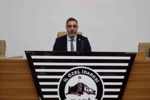 makam-araci-yerine-ozel-aracini-kullanip-kamuda-tasarrufa-ornek-oluyor-RceOVl5a.jpg