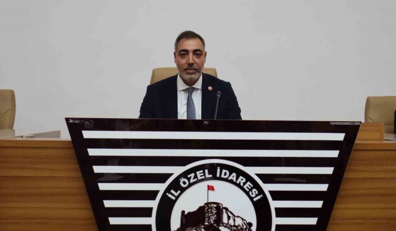makam-araci-yerine-ozel-aracini-kullanip-kamuda-tasarrufa-ornek-oluyor-RceOVl5a.jpg