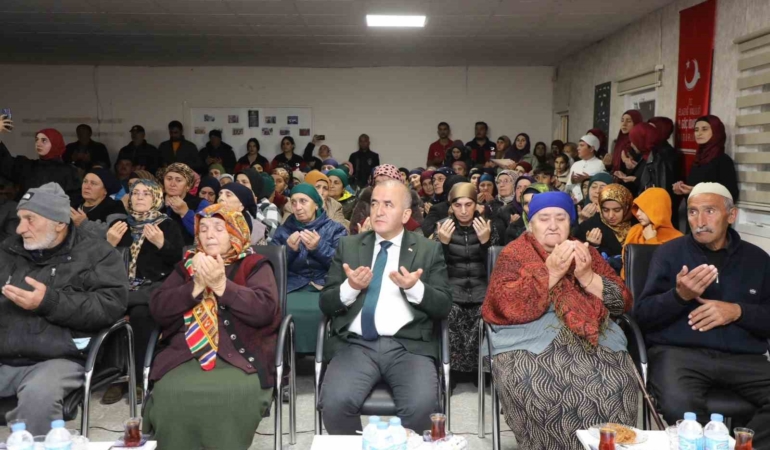 vali-numan-hatipoglu-elazigdaki-ahiska-turkleri-ile-bir-araya-geldi-NjRjW2yQ.jpg