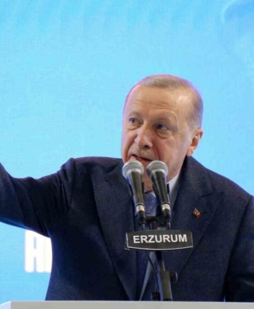 cumhurbaskani-erdogan-erzurumda-konustu-turkiye-kargasanin-ortasinda-istikrar-adasidir-yrpwwNP1.jpg