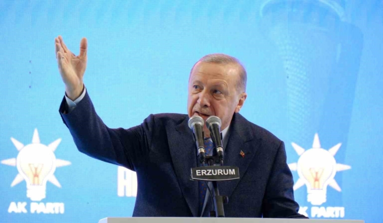 cumhurbaskani-erdogan-erzurumda-konustu-turkiye-kargasanin-ortasinda-istikrar-adasidir-yrpwwNP1.jpg