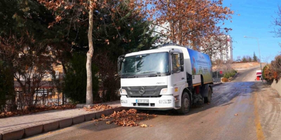 Elazığ Belediyesi ekipleri, kentin dört bir yanında yoğun mesaisini sürdürüyor Elazığ Belediyesi ekipleri, kentin dört bir yanında yoğun mesaisini sürdürüyor