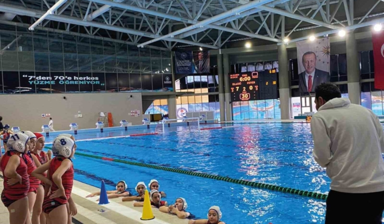 elazig-genclik-ve-spor-su-topu-takimindan-basarili-performans-5txRXs43.jpg