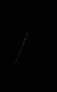 elazig-semalarinda-starlink-uydulari-goruldu-vatandaslar-saskinlik-yasadi-YnRDhp9y.jpg