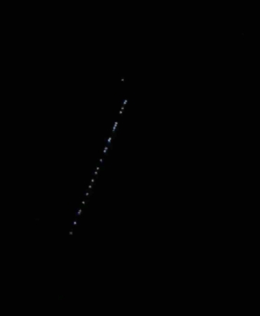 elazig-semalarinda-starlink-uydulari-goruldu-vatandaslar-saskinlik-yasadi-YnRDhp9y.jpg