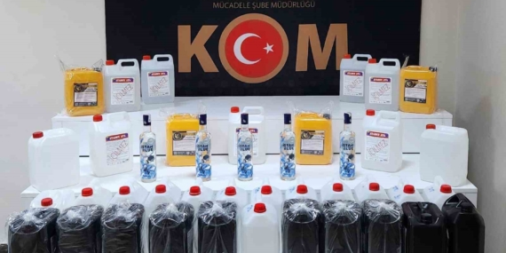 Elazığ’da 190 litre etil alkol ele geçirildi: 11 şüpheliye işlem yapıldı Elazığ’da 190 litre etil alkol ele geçirildi: 11 şüpheliye işlem yapıldı